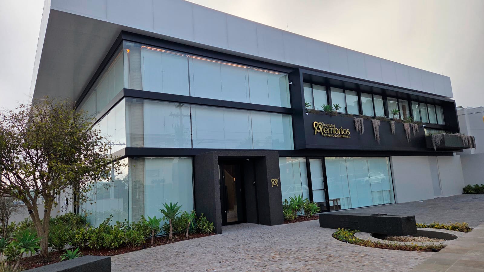Fachada do Instituto Embrios — Centro de Reprodução Humana em Bento Gonçalves/RS